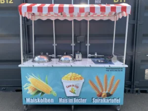 Maiskolben Mais im Becher Spiralkartoffel